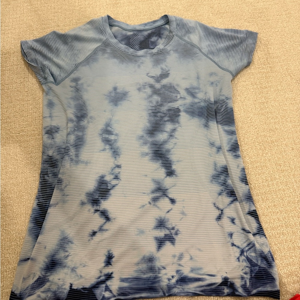 lululemon athletica Blue Tie-Dye Short Sleeve Tee